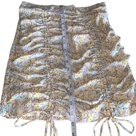 Haute Monde Floral Print Two-Piece Set With Ruched Skirt & Tie-Front Top Small - Picture 9 of 13